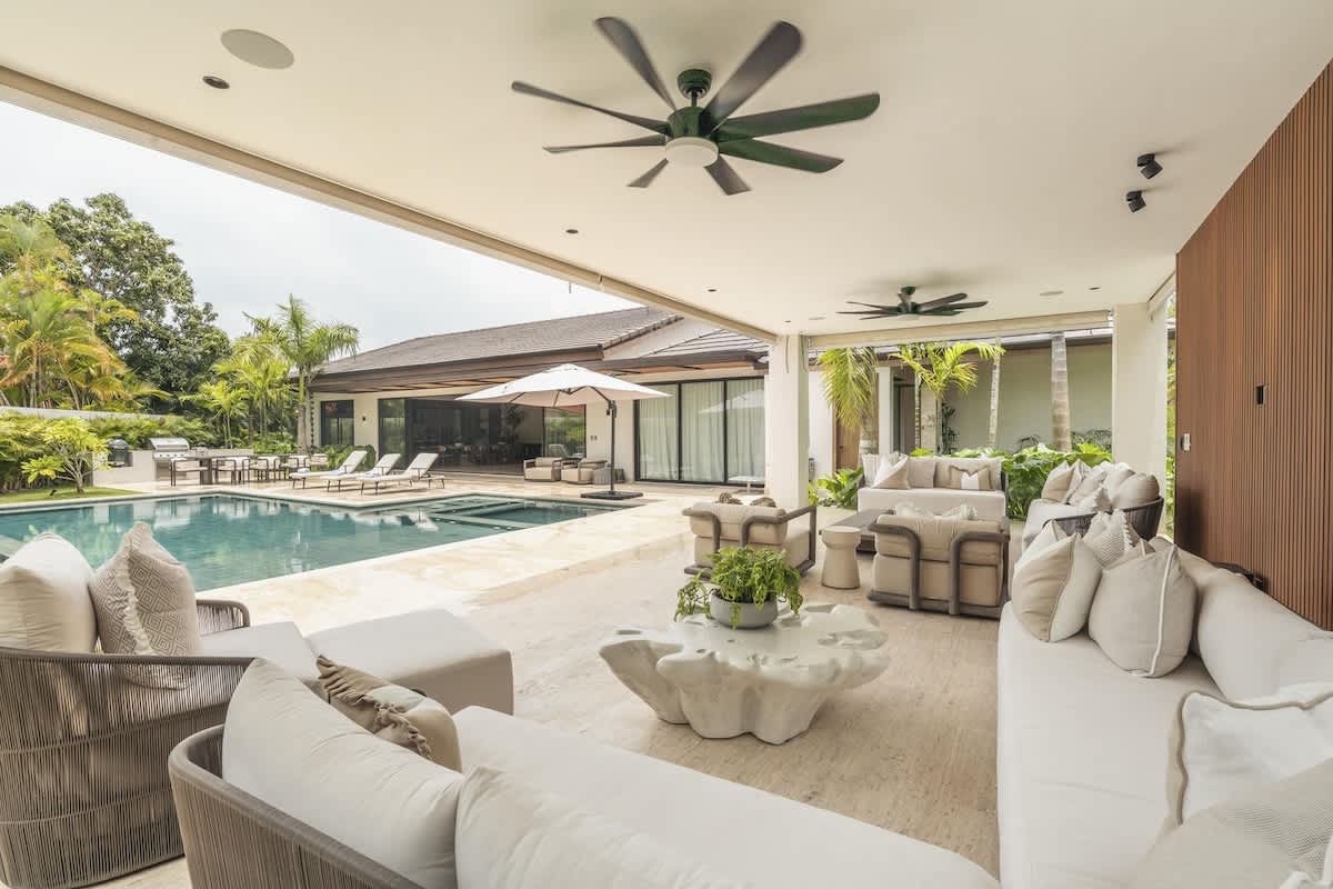 6944445cfcb6fe3e7c3fc063