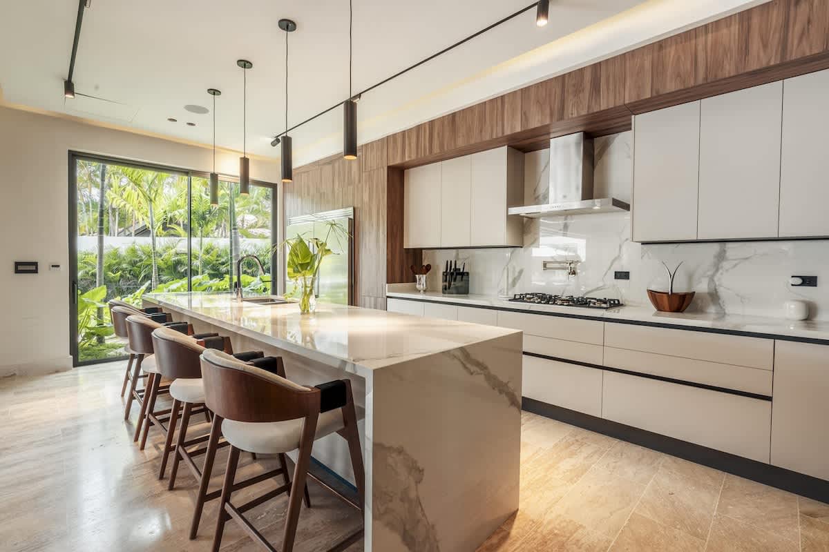 6944445cfcb6fe3e7c3fc068