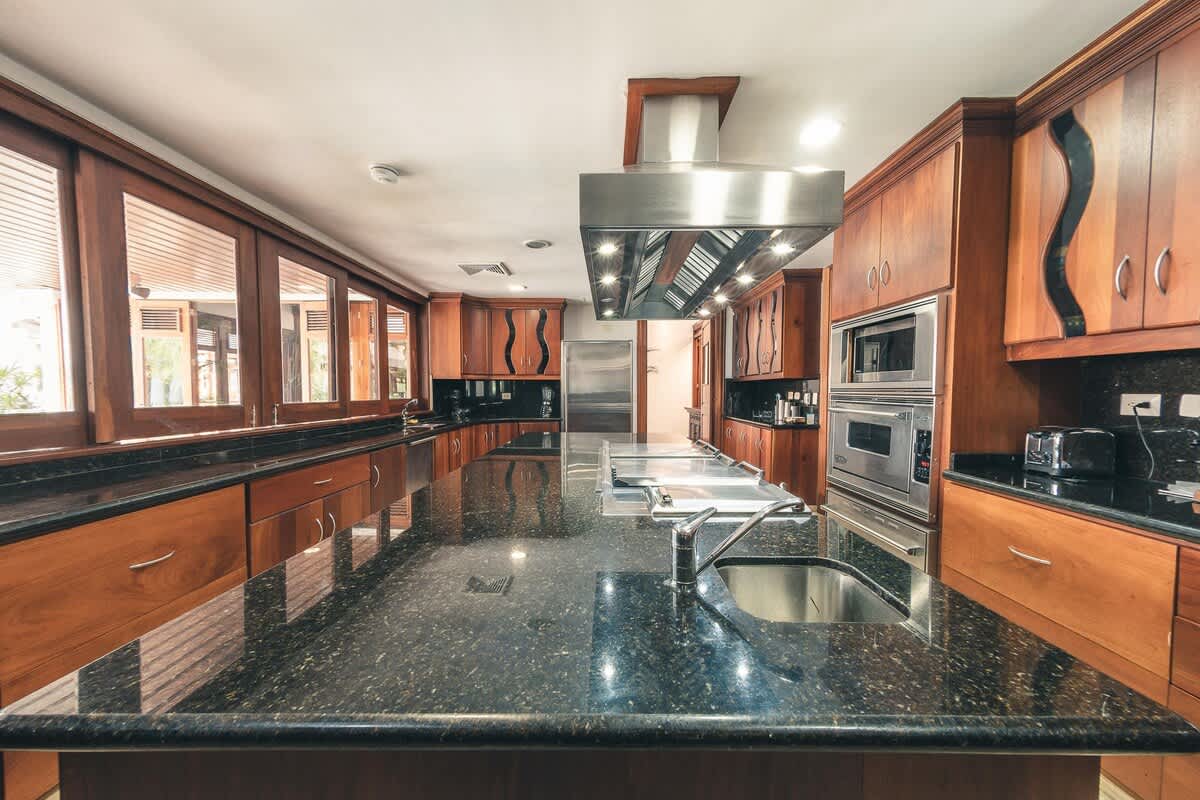 6944431afcb6fe3e7c3fb3ac