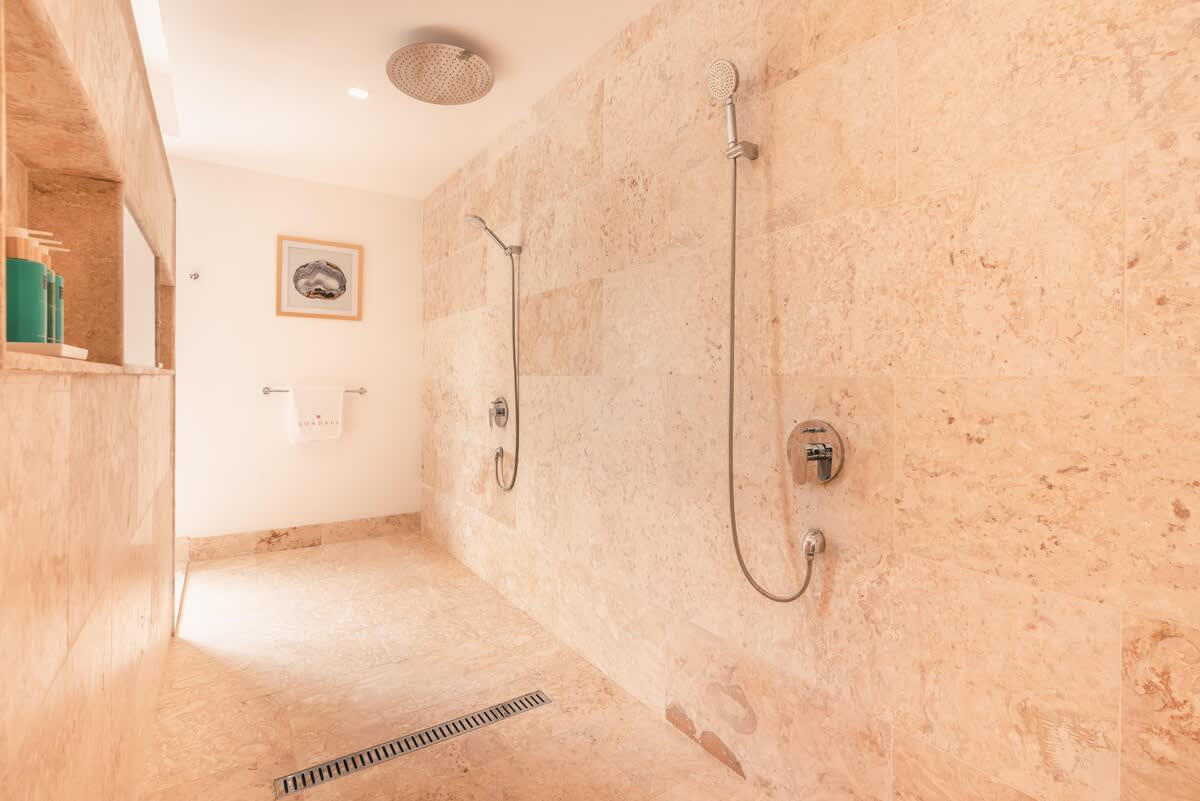 6944439efcb6fe3e7c3fb733