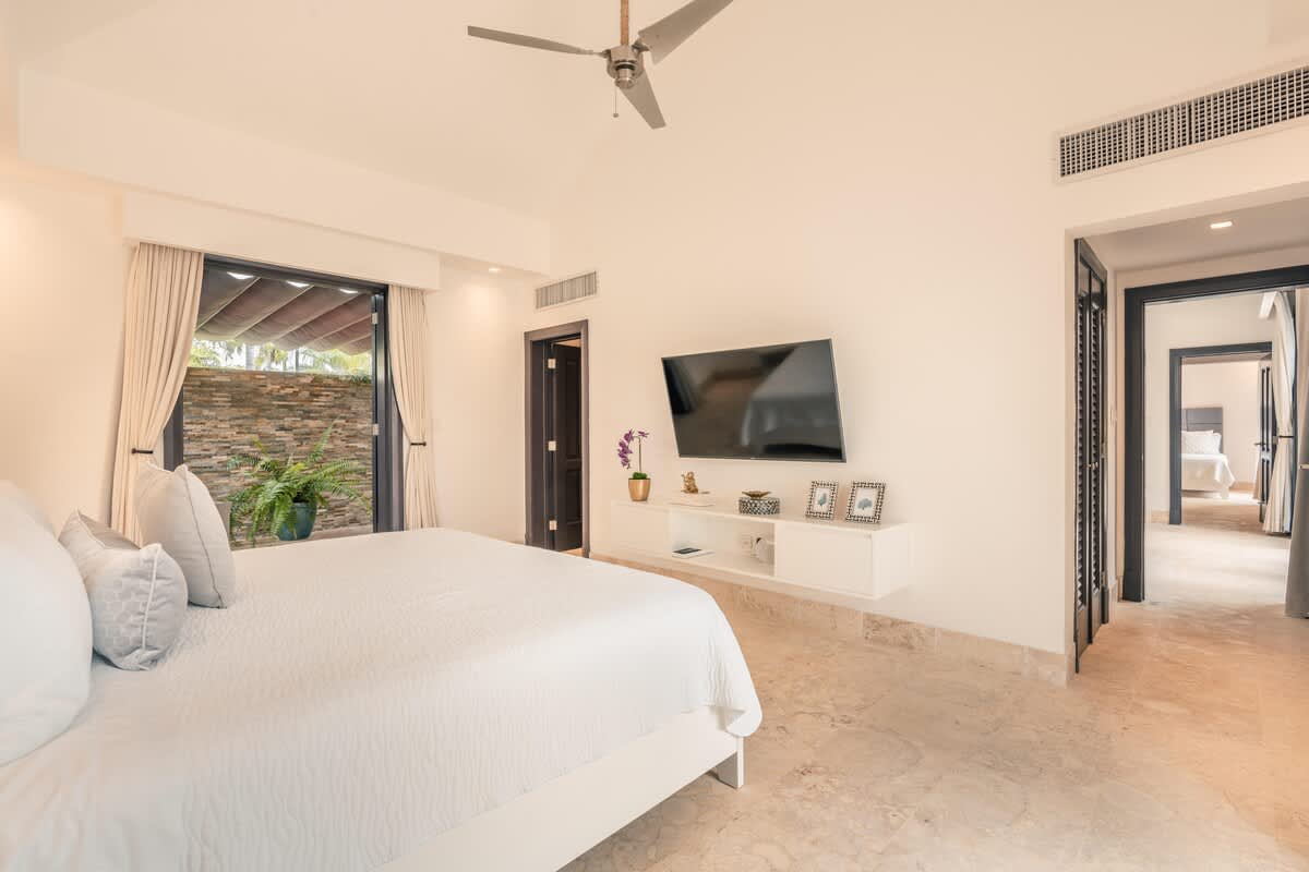 6944439dfcb6fe3e7c3fb713