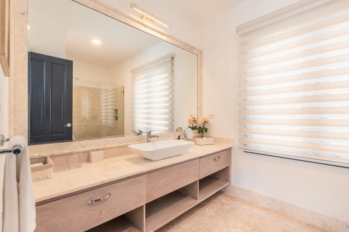 6944439dfcb6fe3e7c3fb71e