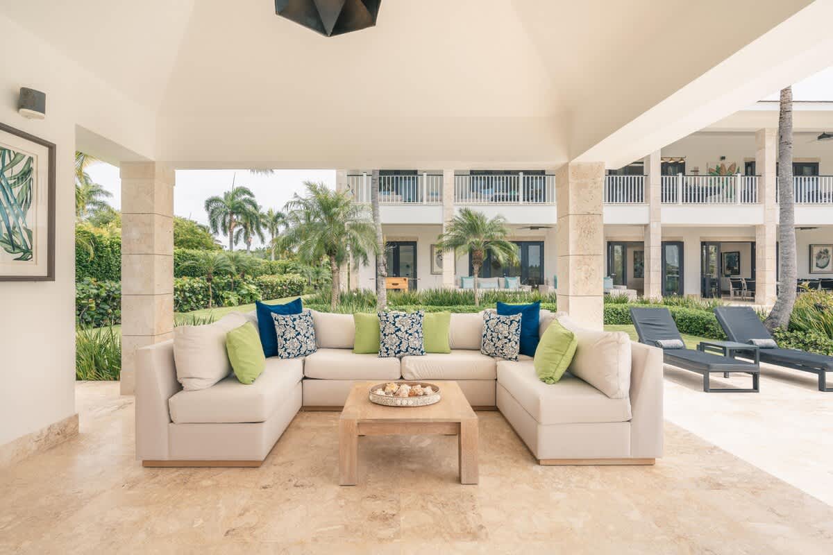 6944439afcb6fe3e7c3fb6f3