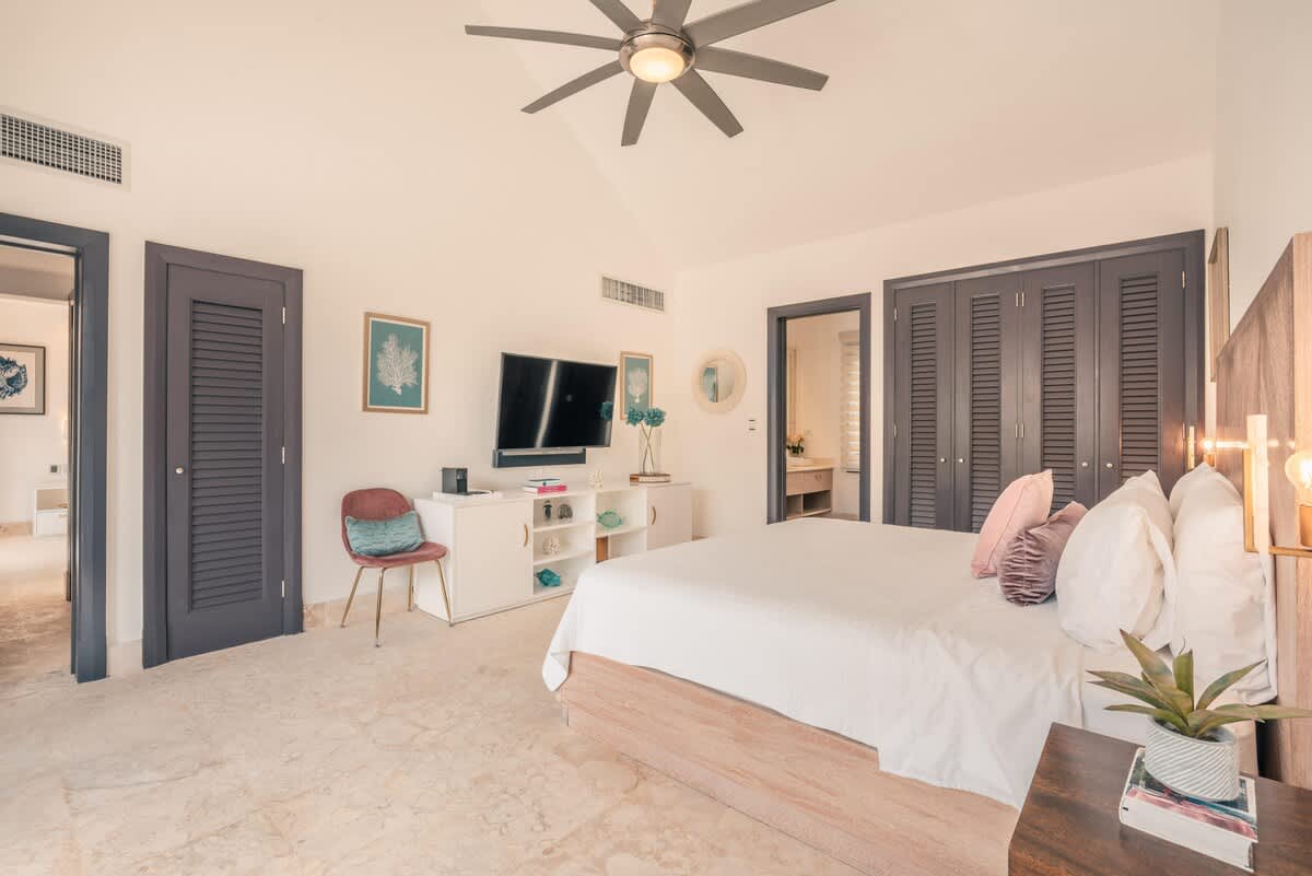 6944439dfcb6fe3e7c3fb717