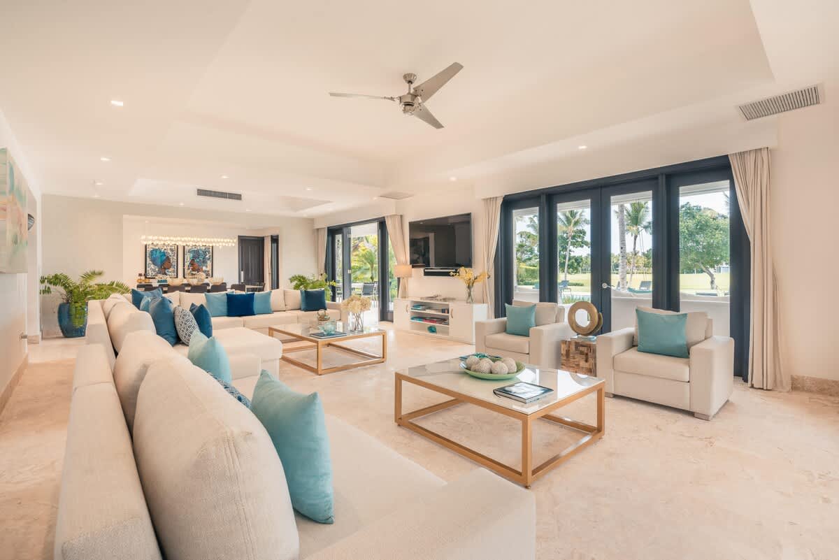 6944439afcb6fe3e7c3fb6dc