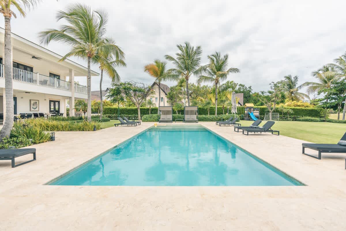 6944439afcb6fe3e7c3fb6e2