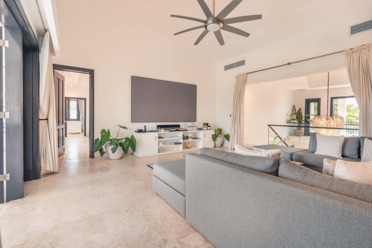 694443a0fcb6fe3e7c3fb73d