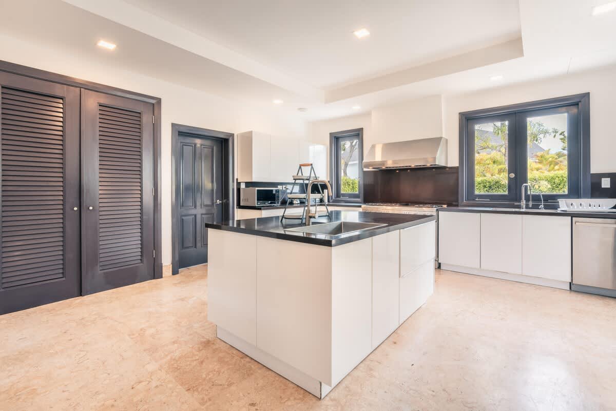 6944439bfcb6fe3e7c3fb6ff