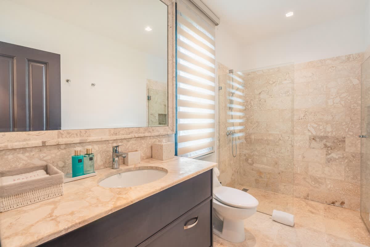 6944439dfcb6fe3e7c3fb728