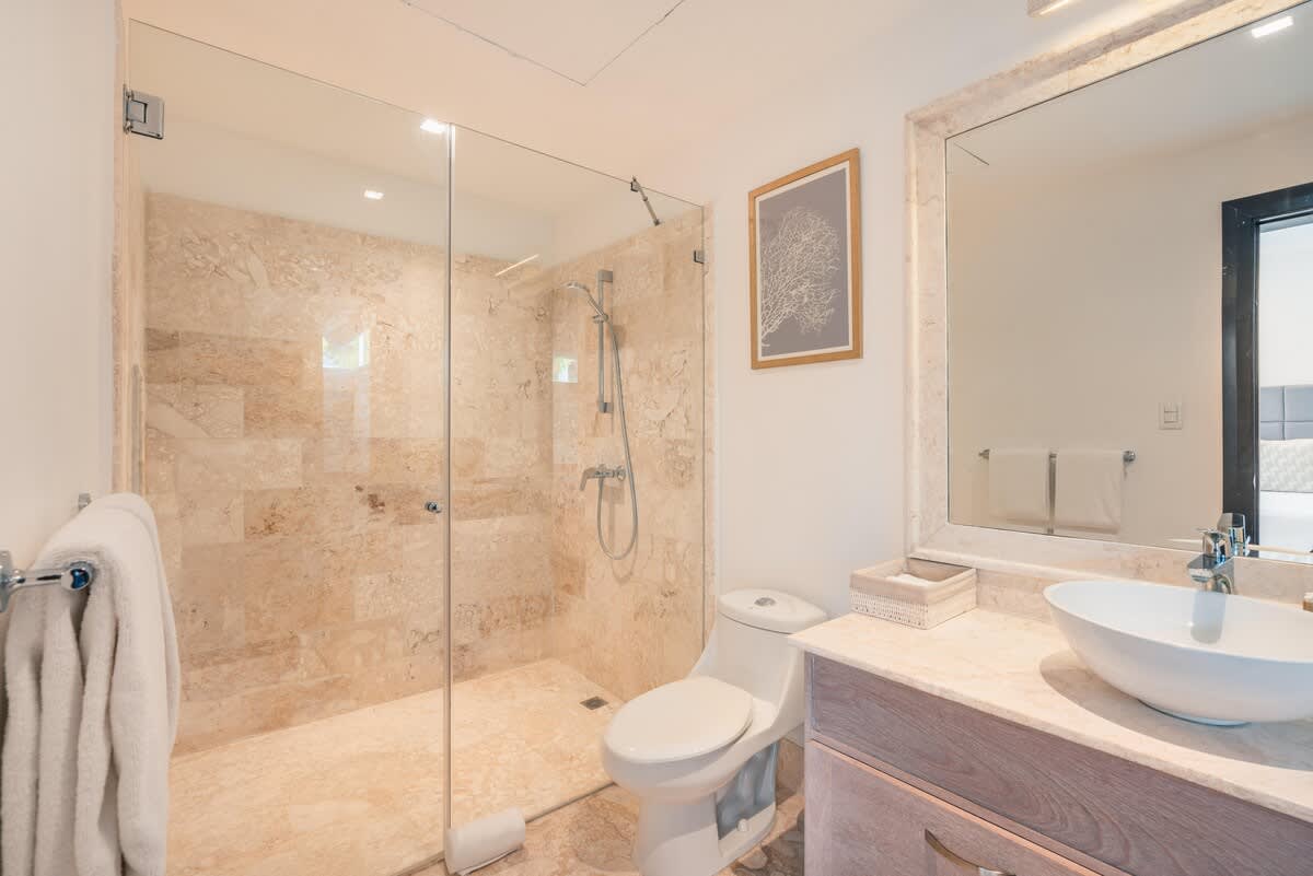 6944439dfcb6fe3e7c3fb72d