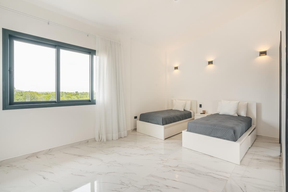 6944441ffcb6fe3e7c3fbb8f