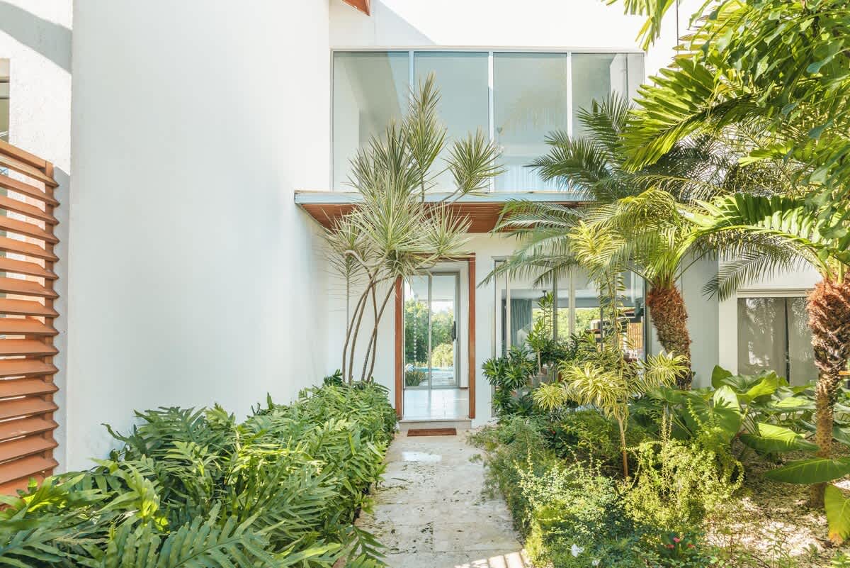 6952ba579ffb66b812f52f77