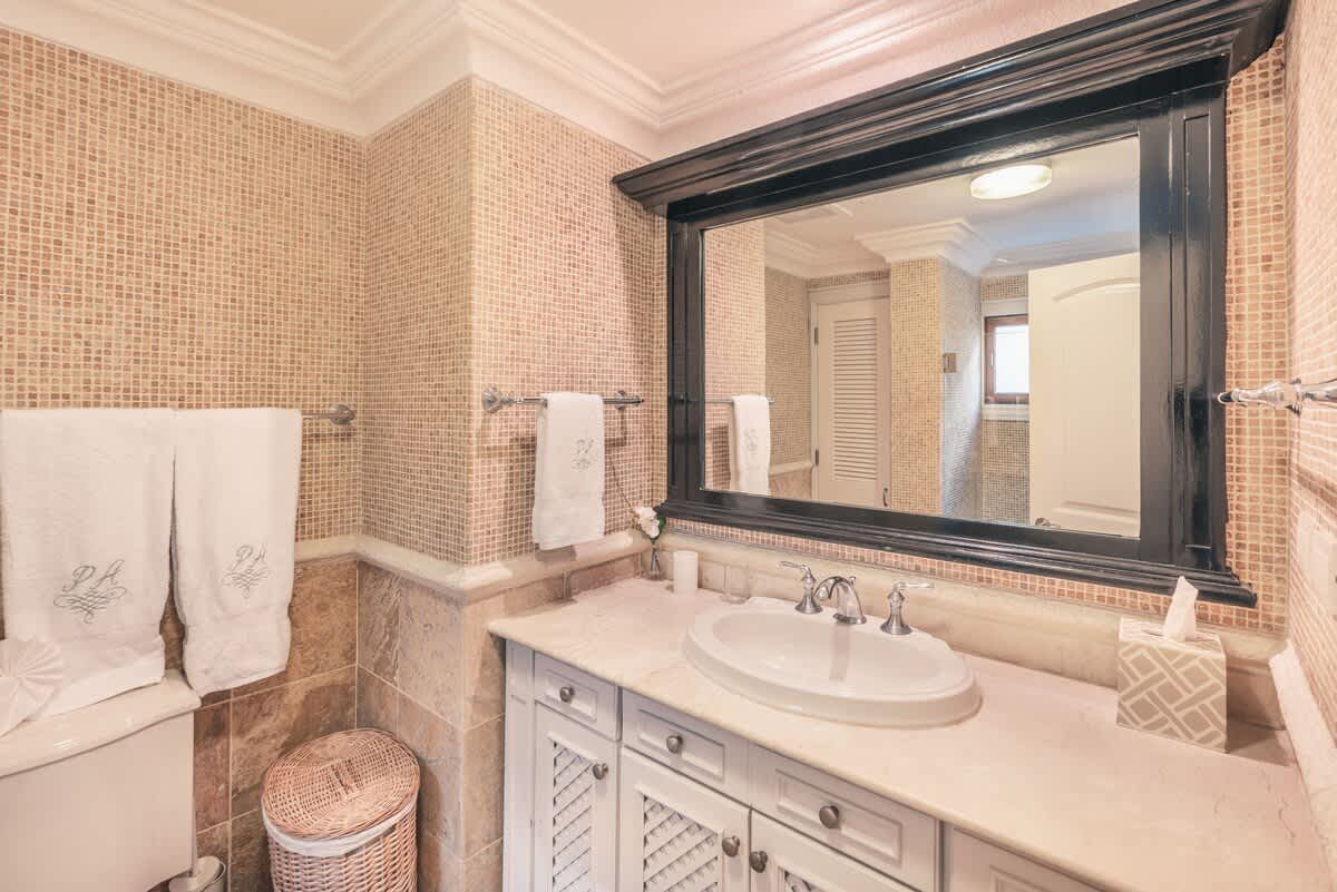 6944437d914dba2e072f7700