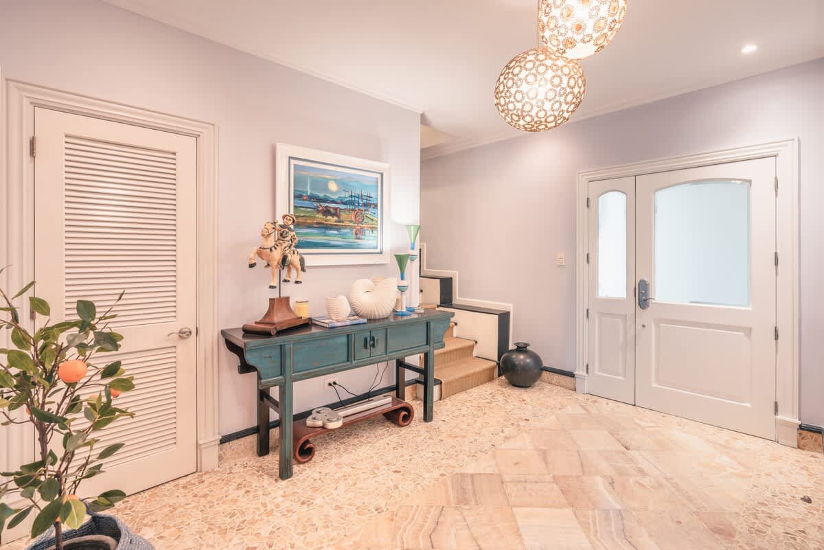 6944437d914dba2e072f76fc