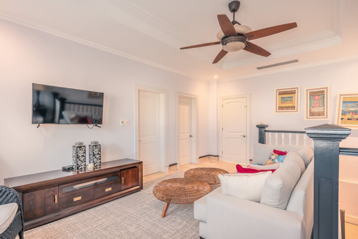 6944437d914dba2e072f770d