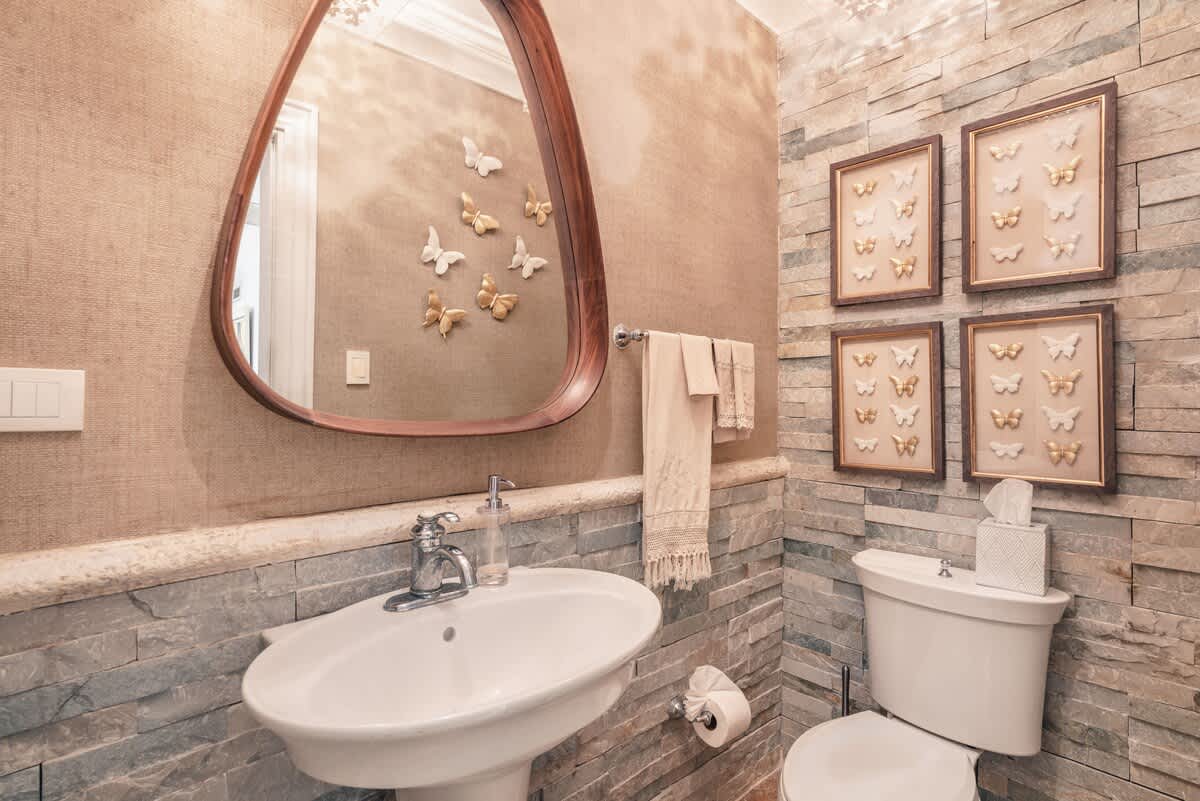 6944437d914dba2e072f7707