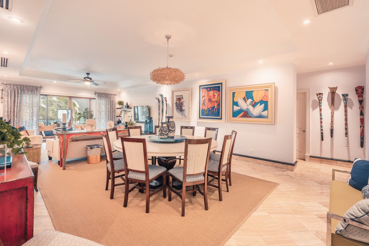 6944437d914dba2e072f770f