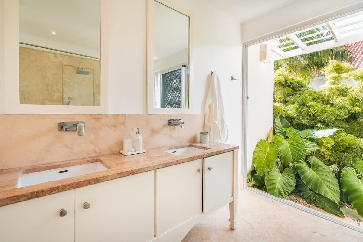 694443b6fcb6fe3e7c3fb825