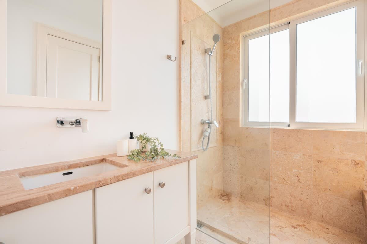 694443b6fcb6fe3e7c3fb823