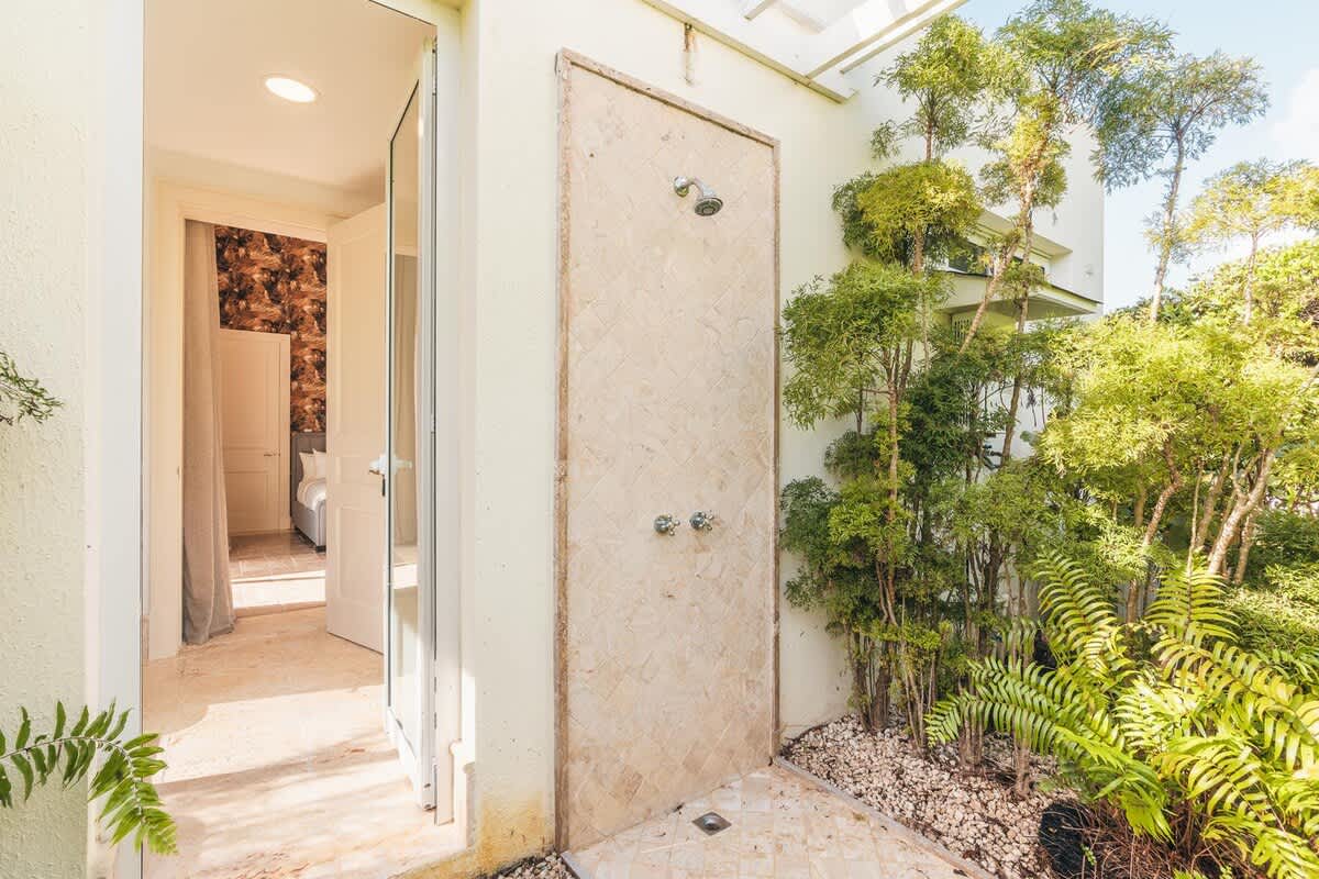 694443b6fcb6fe3e7c3fb81d