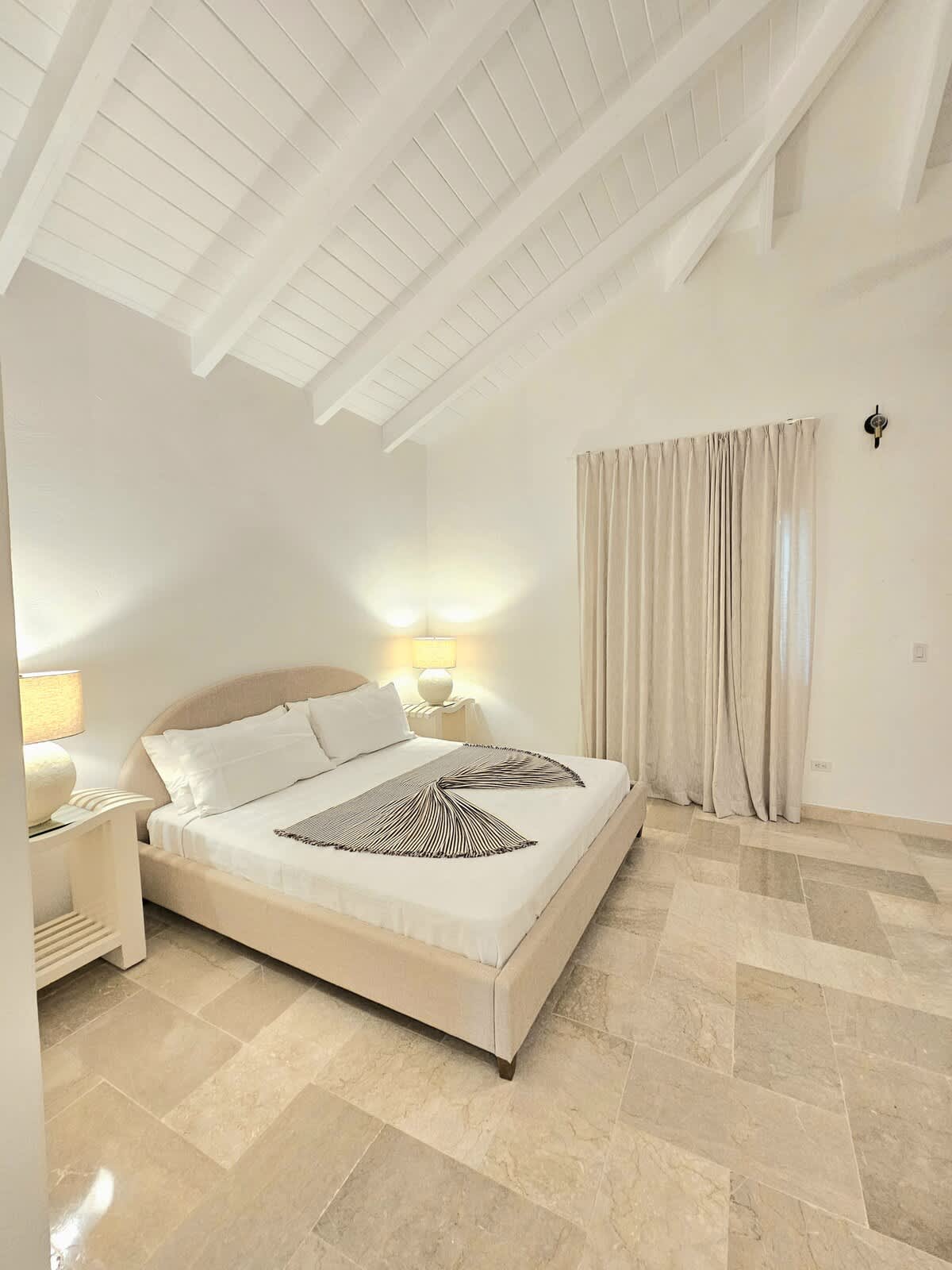 6944449b914dba2e072f82a6