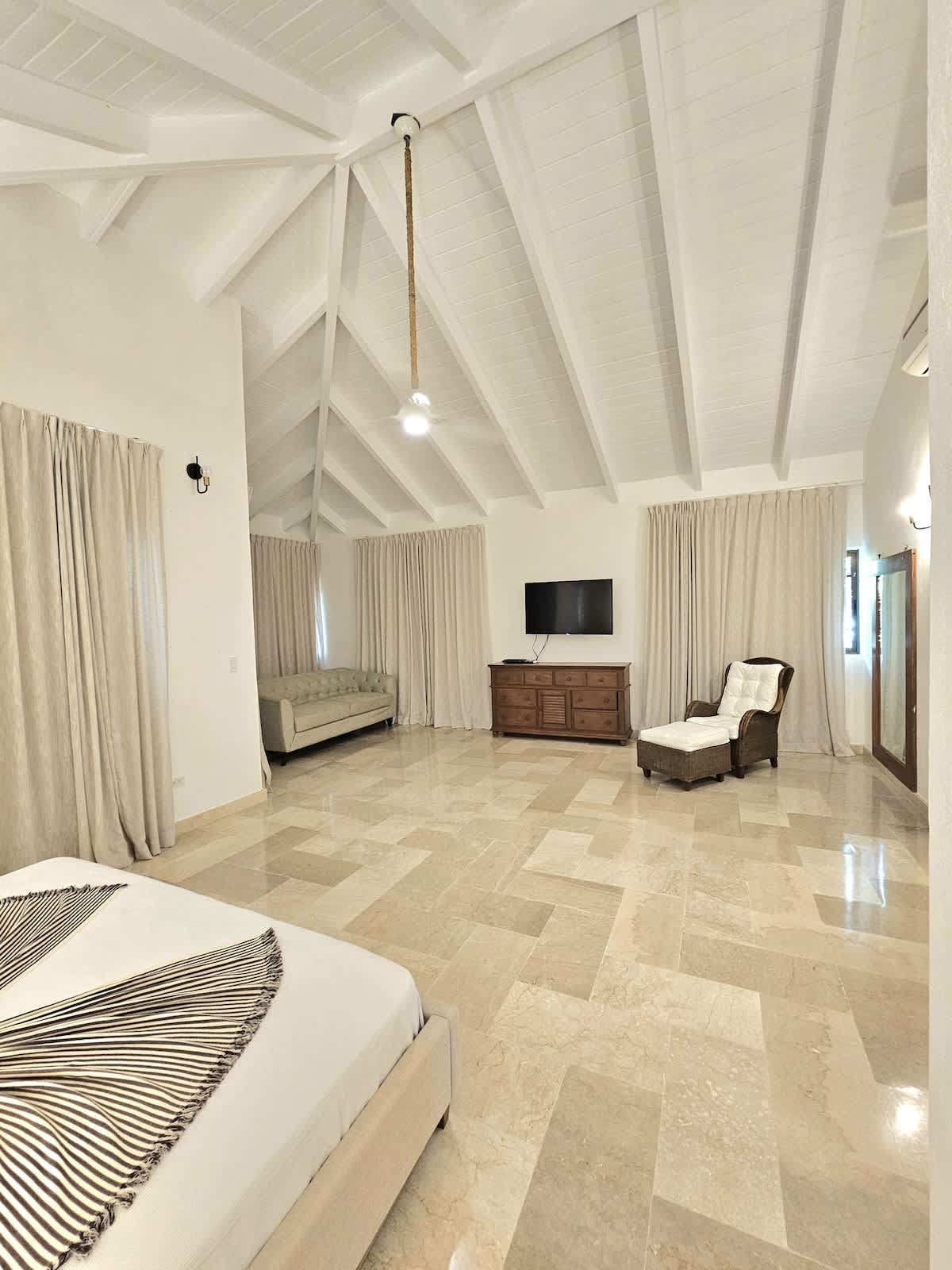 6944449b914dba2e072f8292