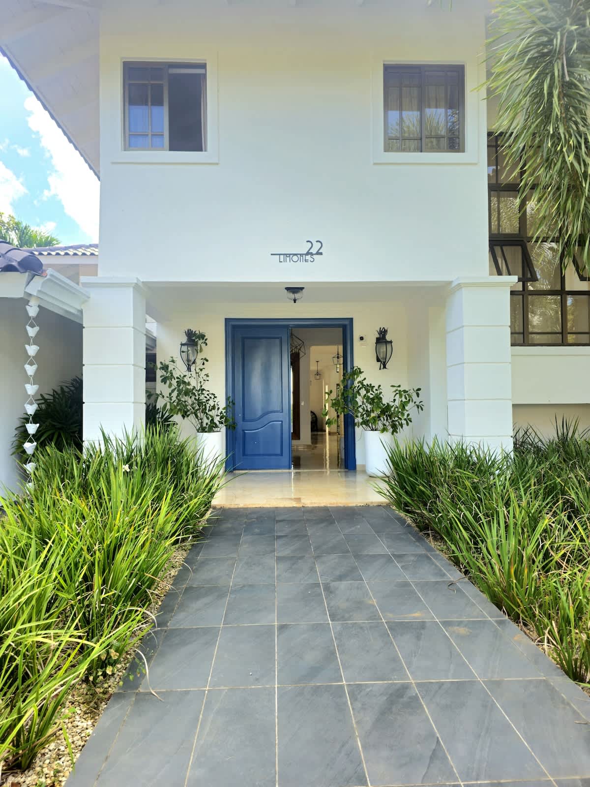 6944449d914dba2e072f82d8