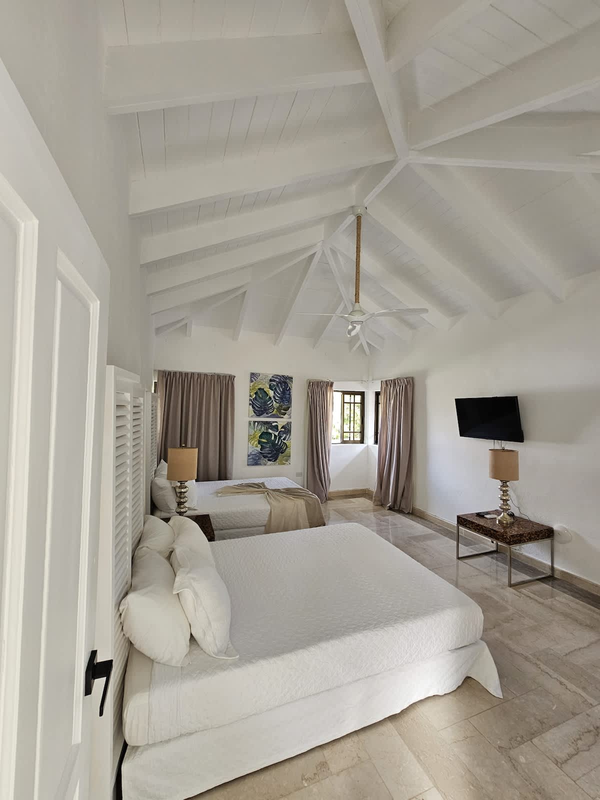 6944449b914dba2e072f8298