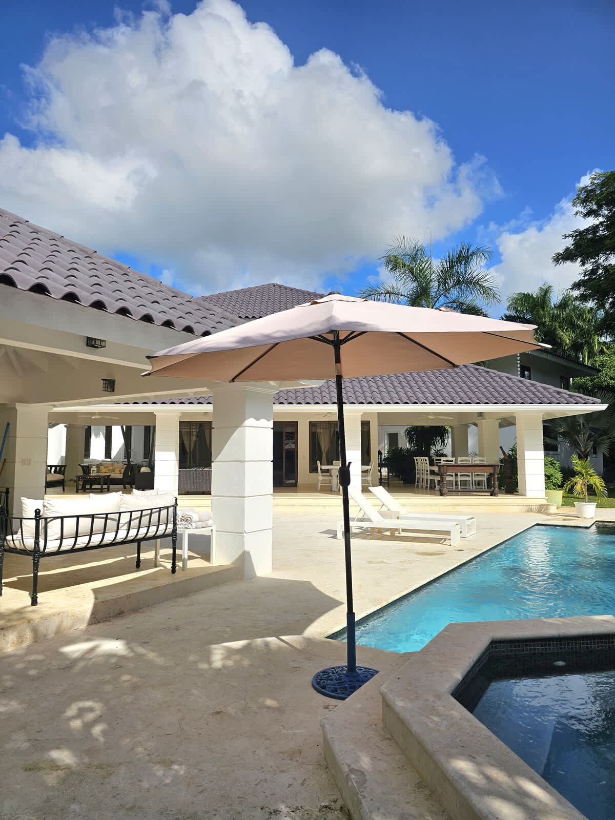 6944449f914dba2e072f830f