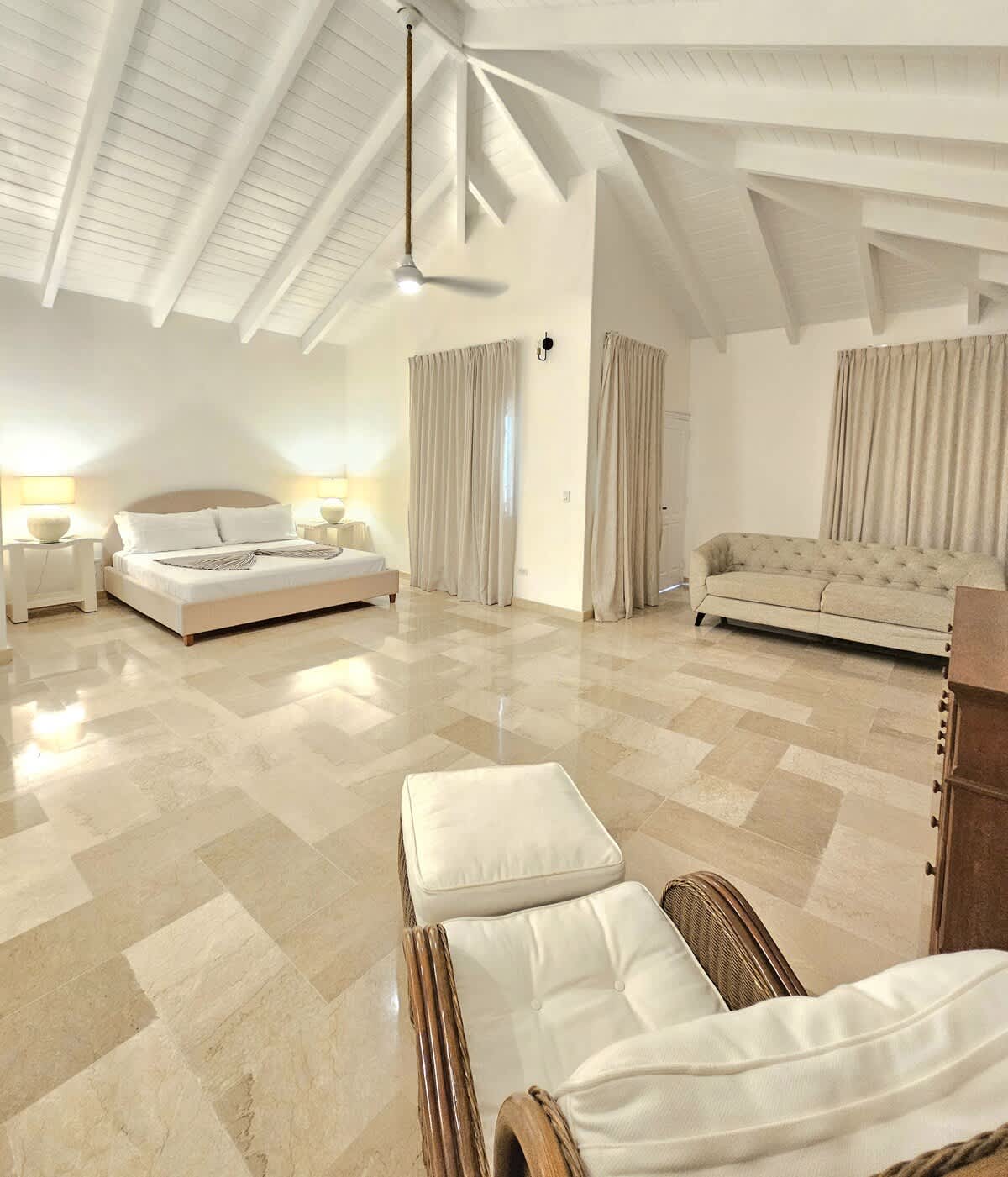 6944449b914dba2e072f82a8