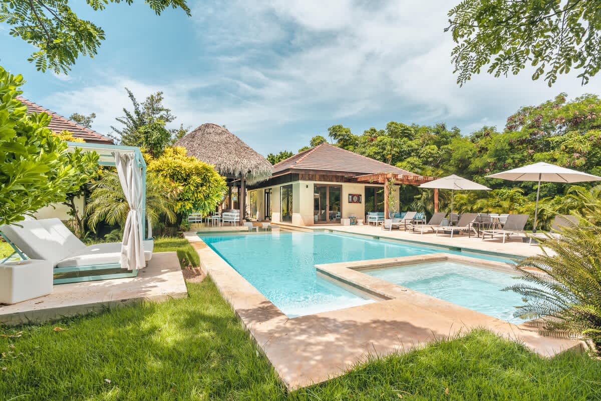 6944441ffcb6fe3e7c3fbba2