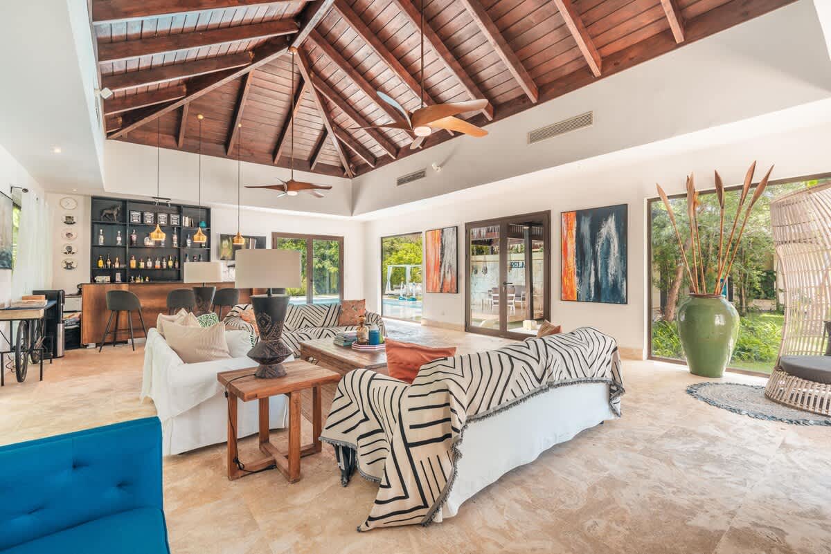 6944441ffcb6fe3e7c3fbb8d