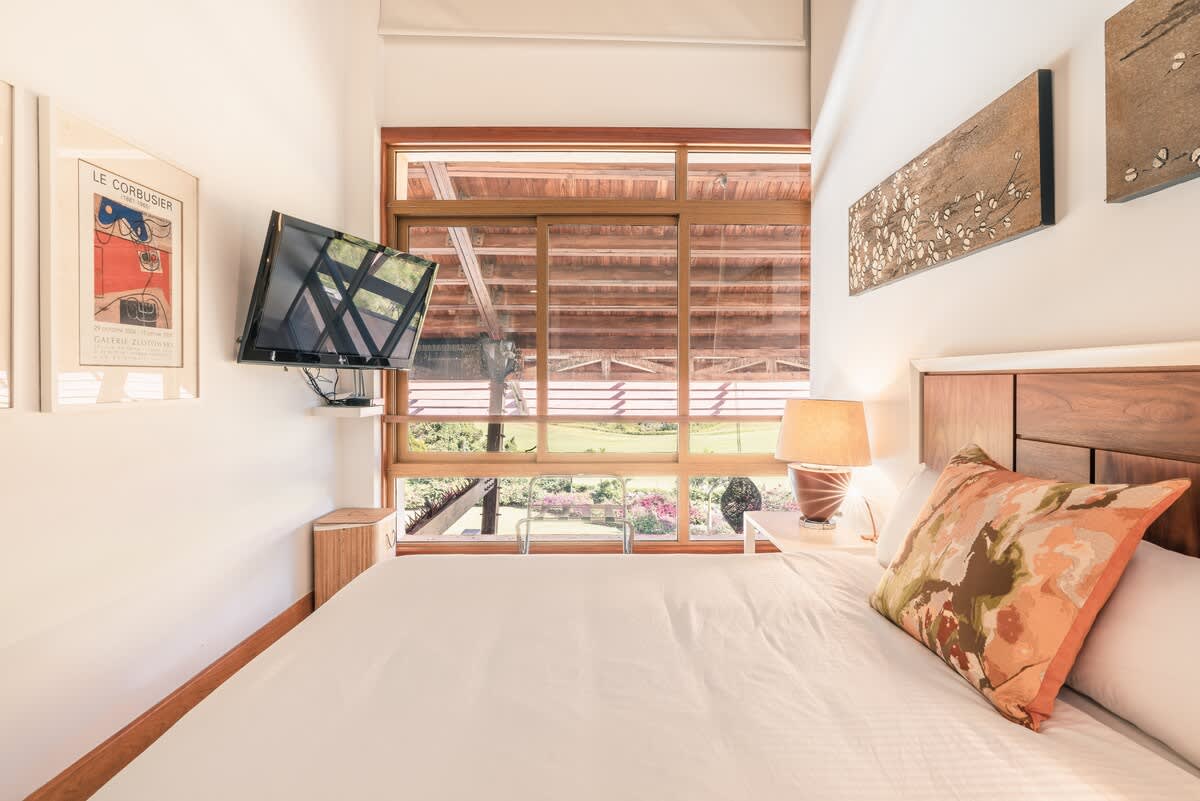 6952d00d98ade2a2e86d6a62