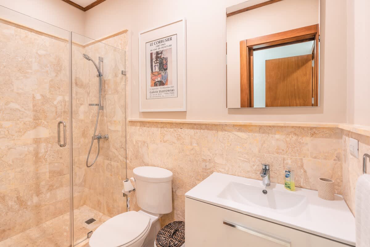 6952d00d98ade2a2e86d6a5c