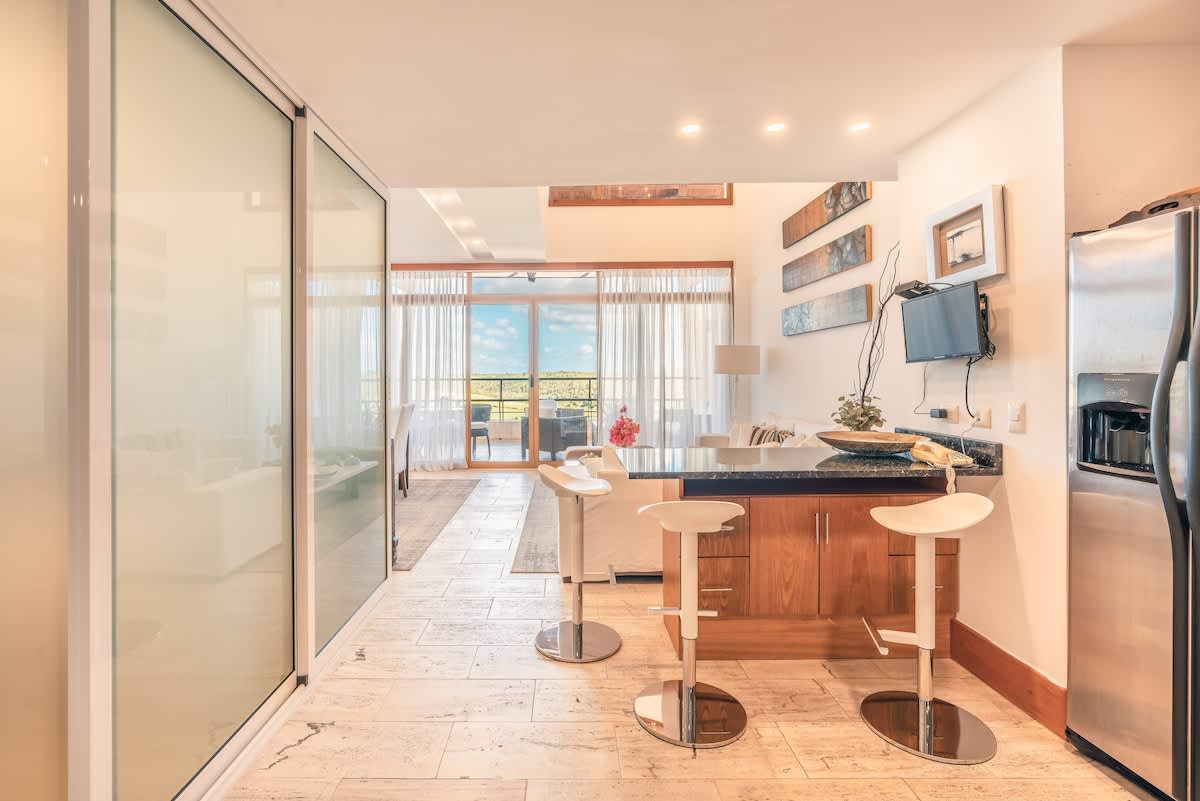 6952d00c98ade2a2e86d6a48