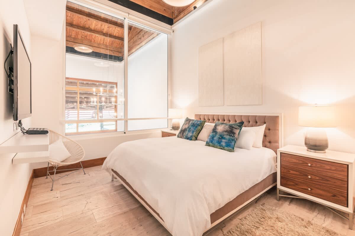 6952d00d98ade2a2e86d6a54