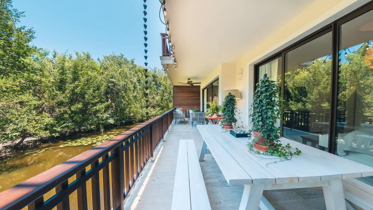 6952d02398ade2a2e86d6ad3