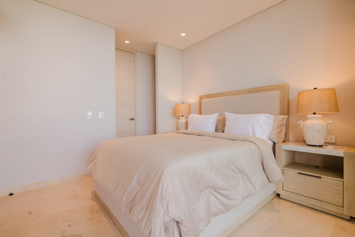 6944449a914dba2e072f8273