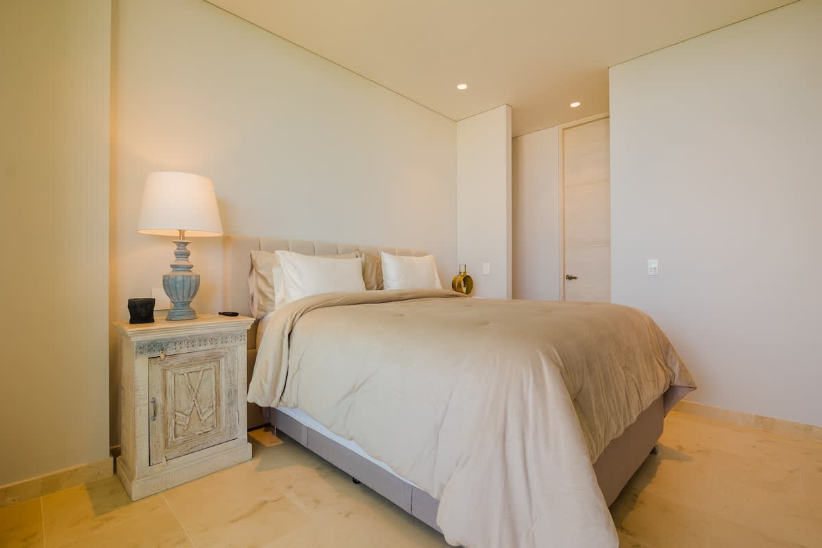 6944449b914dba2e072f828d