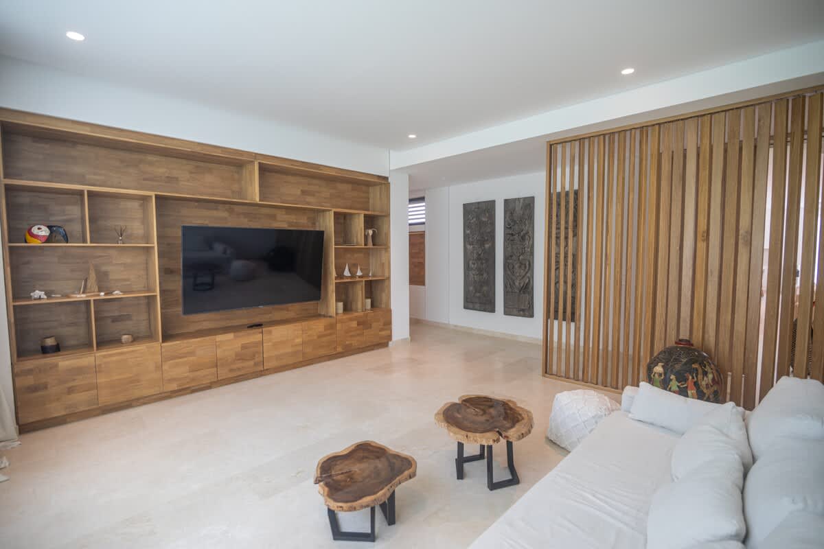 6944448f914dba2e072f8103