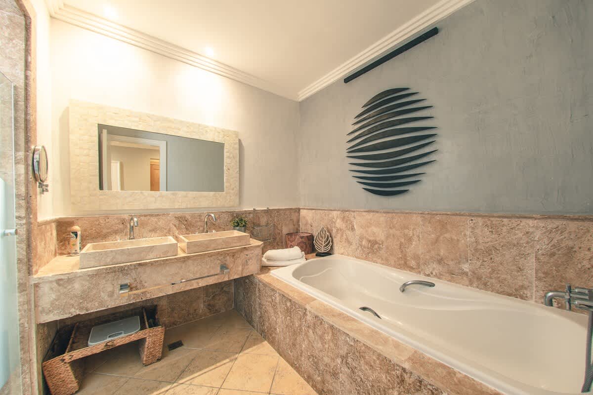 6944432ffcb6fe3e7c3fb4f1