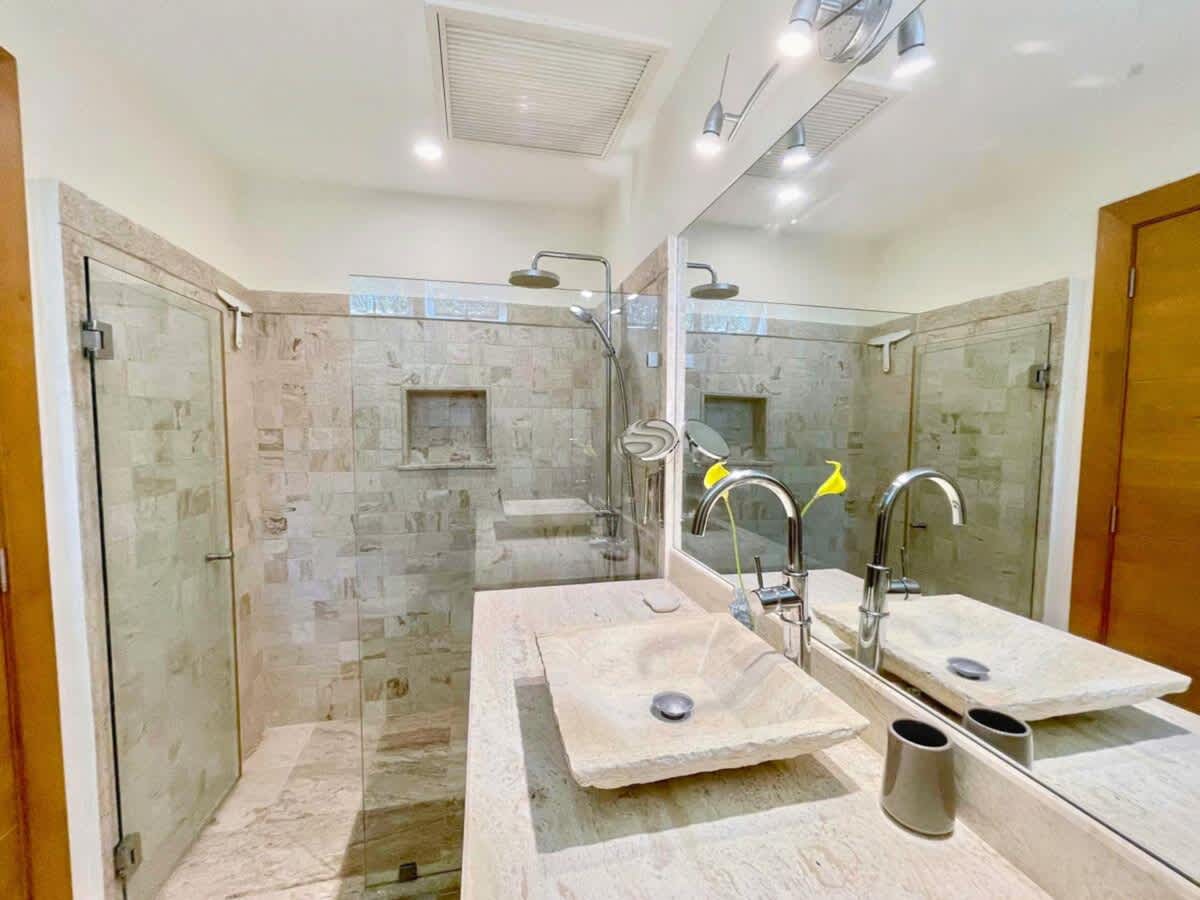 6944444d914dba2e072f7e2d