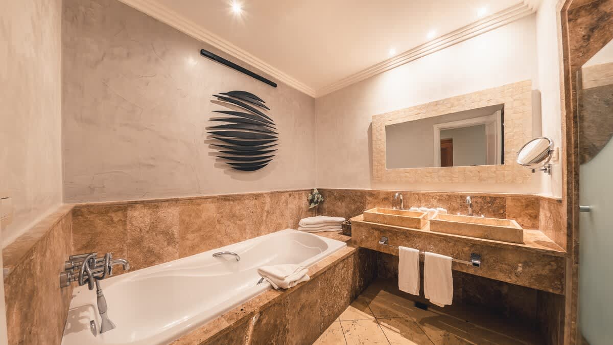 694aff4d98ade2a2e859fcc3