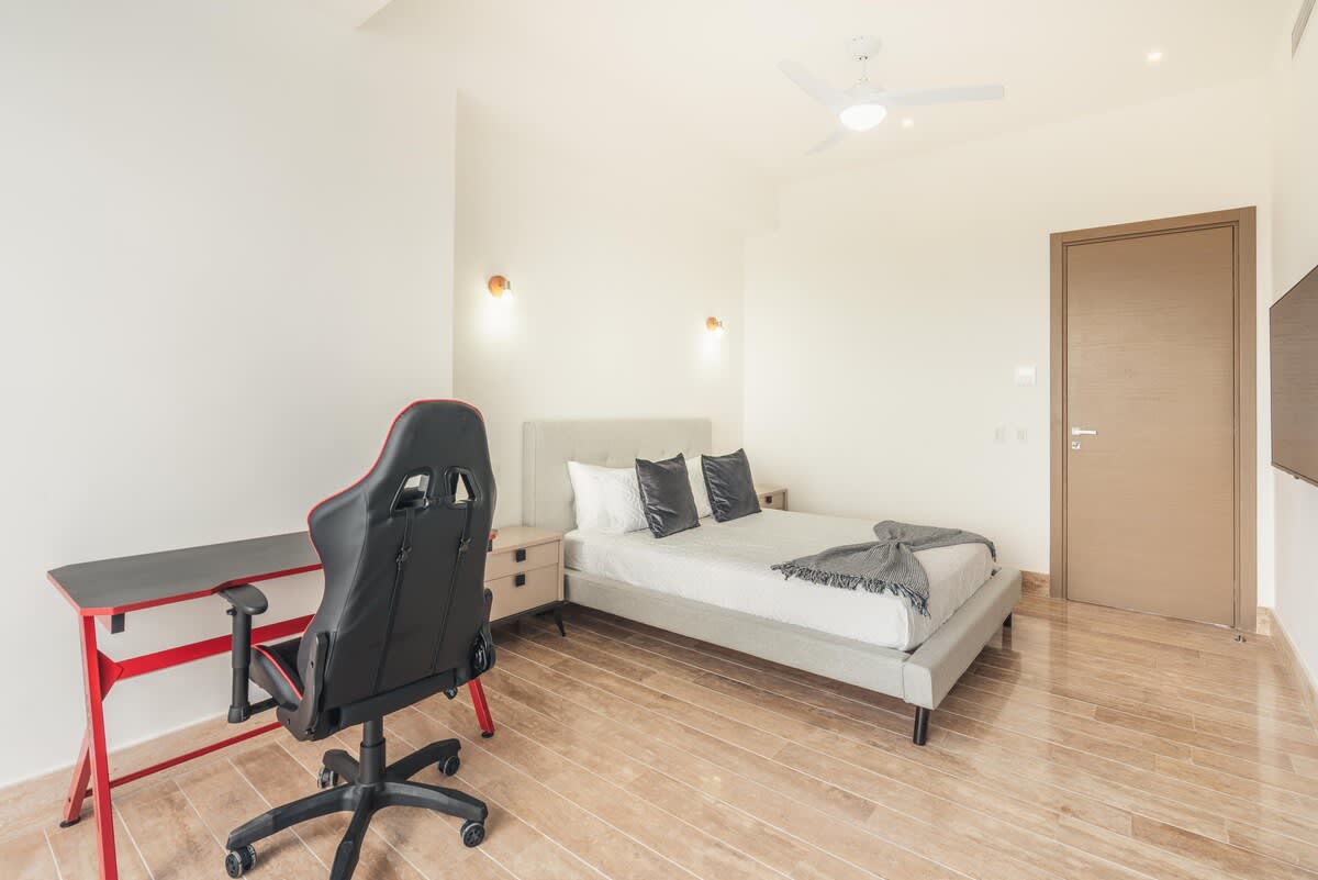 6944444b914dba2e072f7e0b