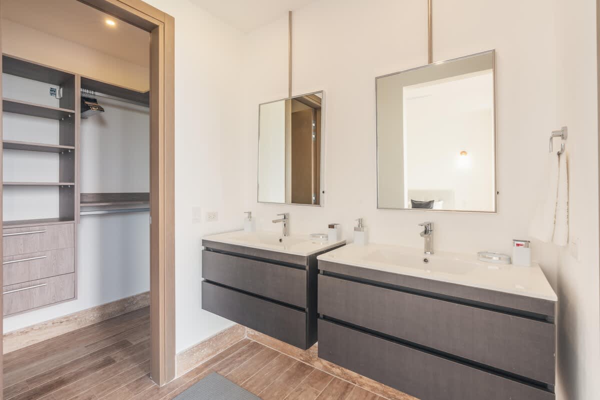 6944444b914dba2e072f7dfa