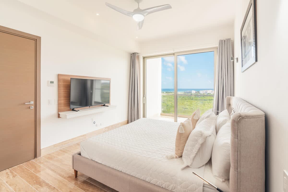 6944444b914dba2e072f7e02