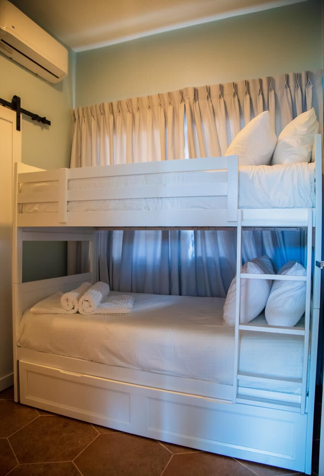 694443bafcb6fe3e7c3fb83e