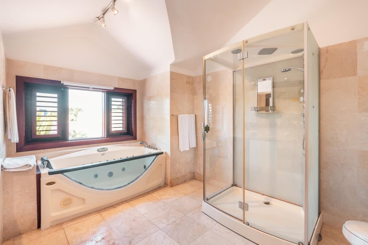 6952ba0c98ade2a2e86d2598