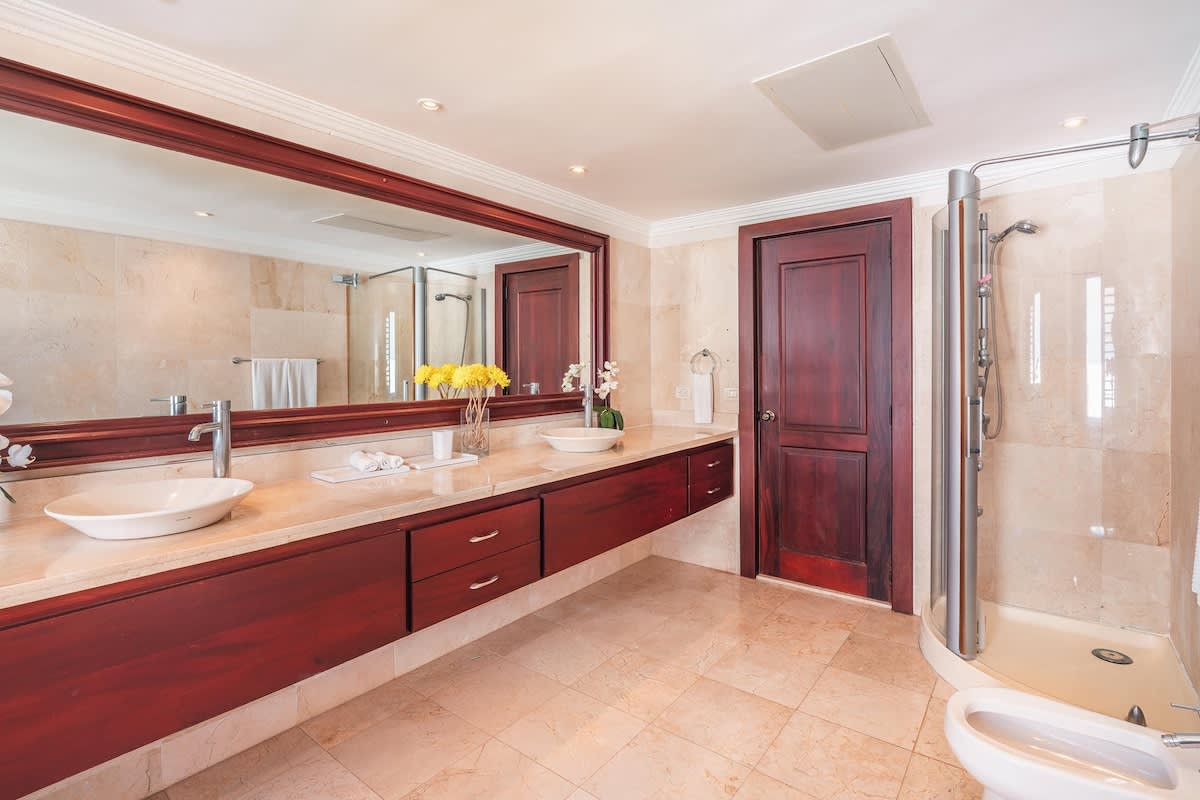 6952ba0f98ade2a2e86d25c7