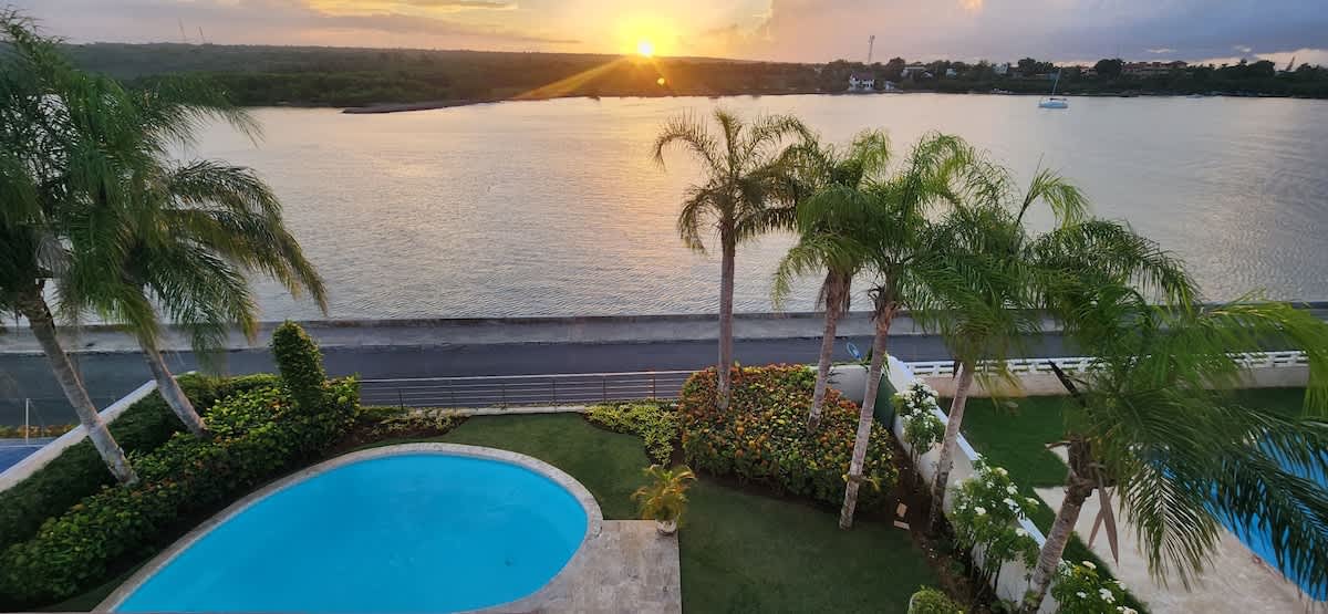 6952ba1298ade2a2e86d2600